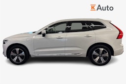 Valkoinen Volvo XC60 2023 kuva 6.