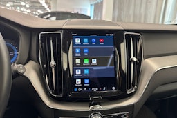 Valkoinen Volvo XC60 2023 kuva 28.