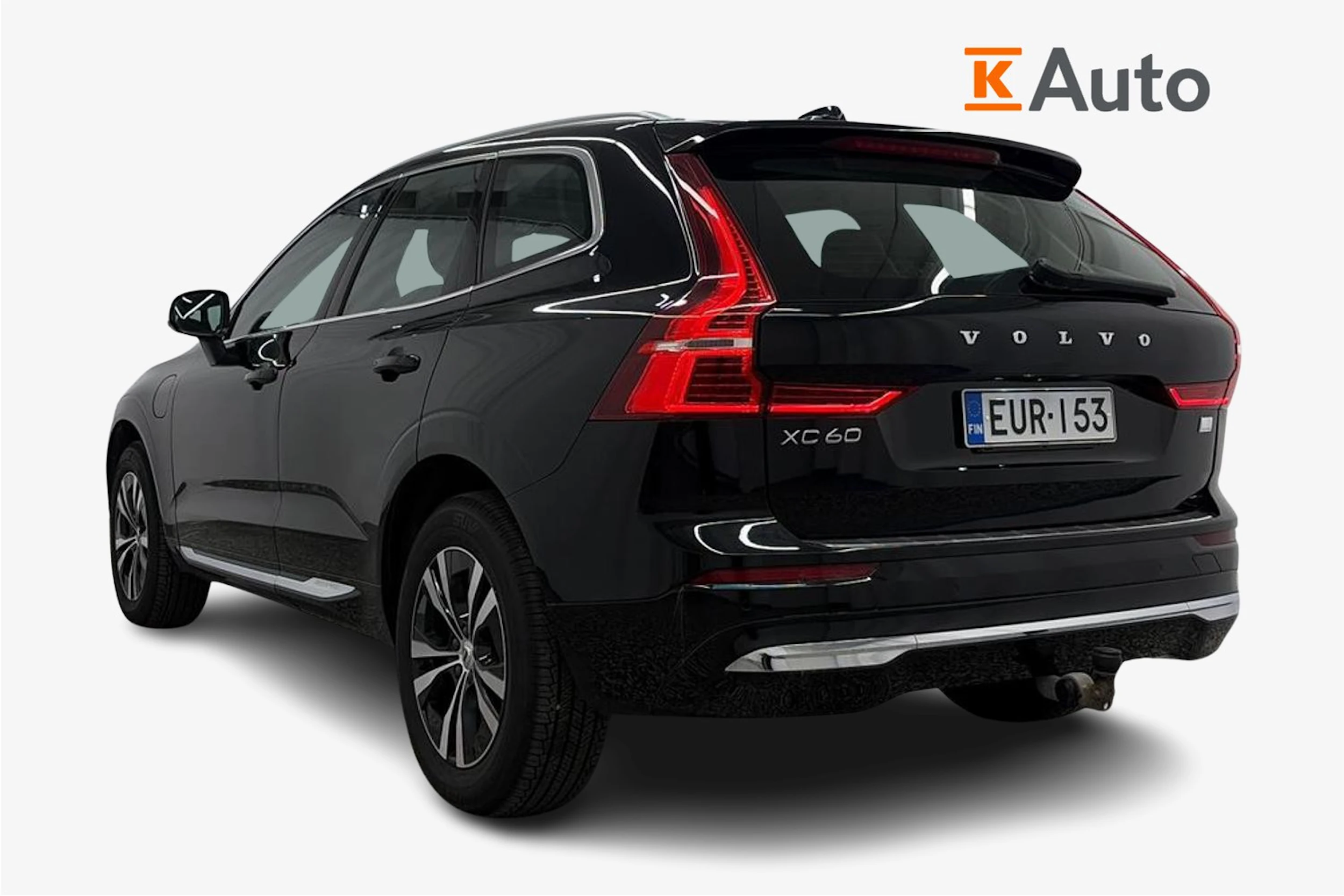 musta Volvo XC60 2023 kuva 3.