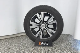 musta Volvo XC60 2023 kuva 13.