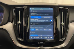 musta Volvo XC60 2023 kuva 26.