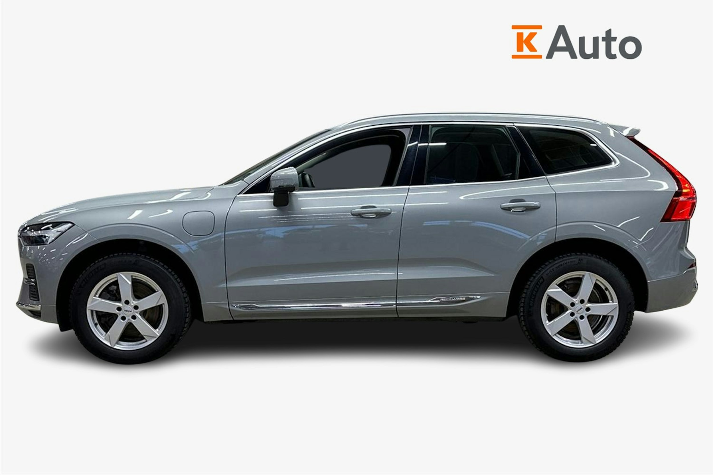 harmaa Volvo XC60 2024 kuva 5.