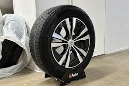 harmaa Volvo XC60 2024 kuva 10.