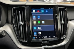 harmaa Volvo XC60 2024 kuva 15.