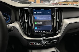 harmaa Volvo XC60 2024 kuva 17.