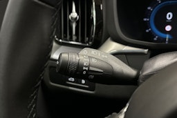 harmaa Volvo XC60 2024 kuva 20.