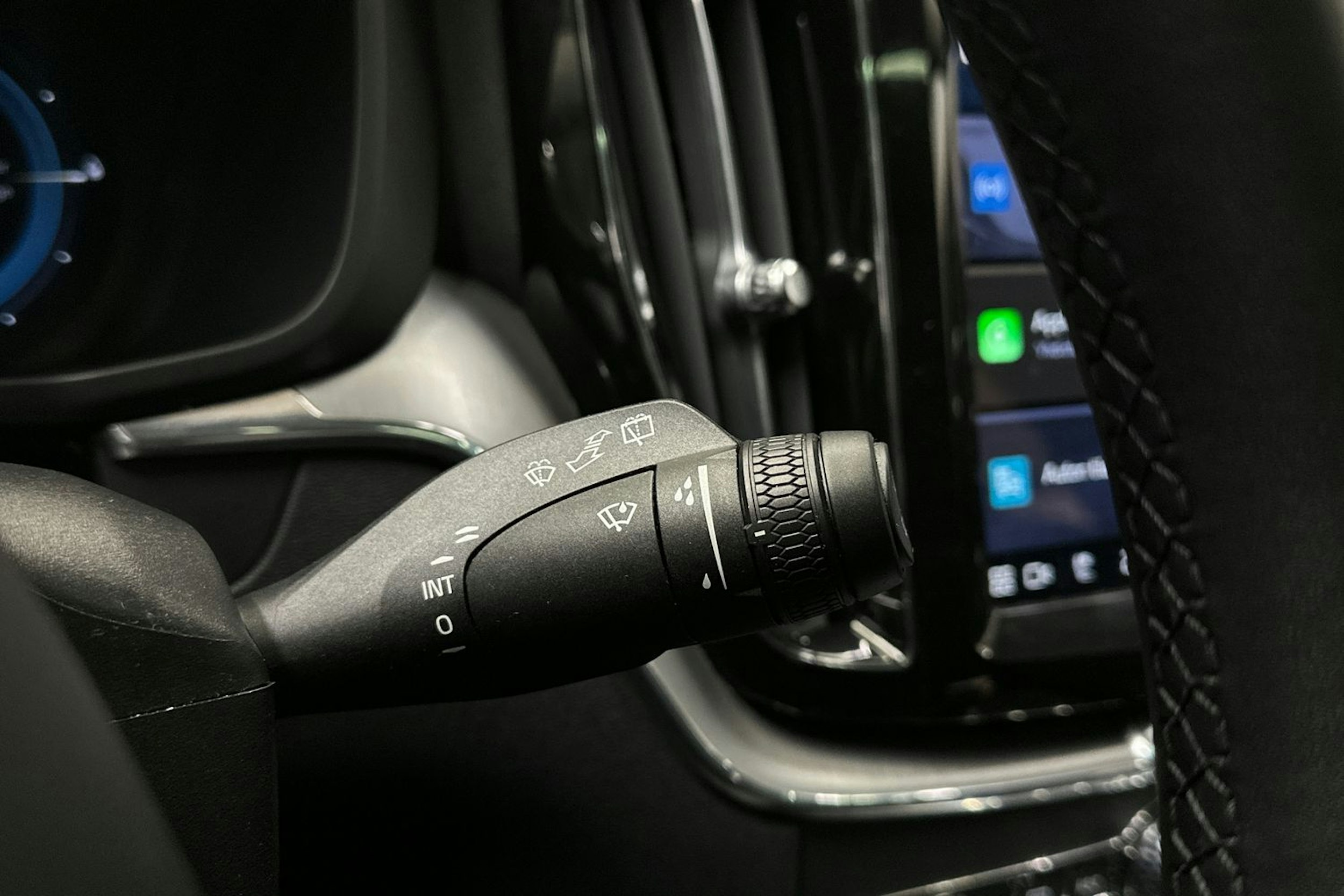 harmaa Volvo XC60 2024 kuva 21.