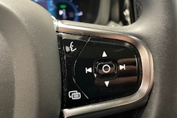 harmaa Volvo XC60 2023 kuva 19.