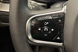 harmaa Volvo XC60 2023 kuva 20.