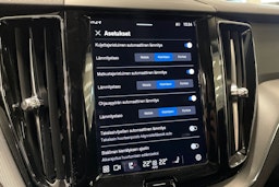 harmaa Volvo XC60 2023 kuva 31.