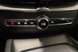 harmaa Volvo XC60 2023 kuva 34.