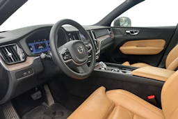 harmaa Volvo XC60 2023 kuva 3.