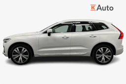 valkoinen Volvo XC60 2023 kuva 7.