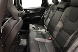 punainen Volvo XC60 2024 kuva 10.