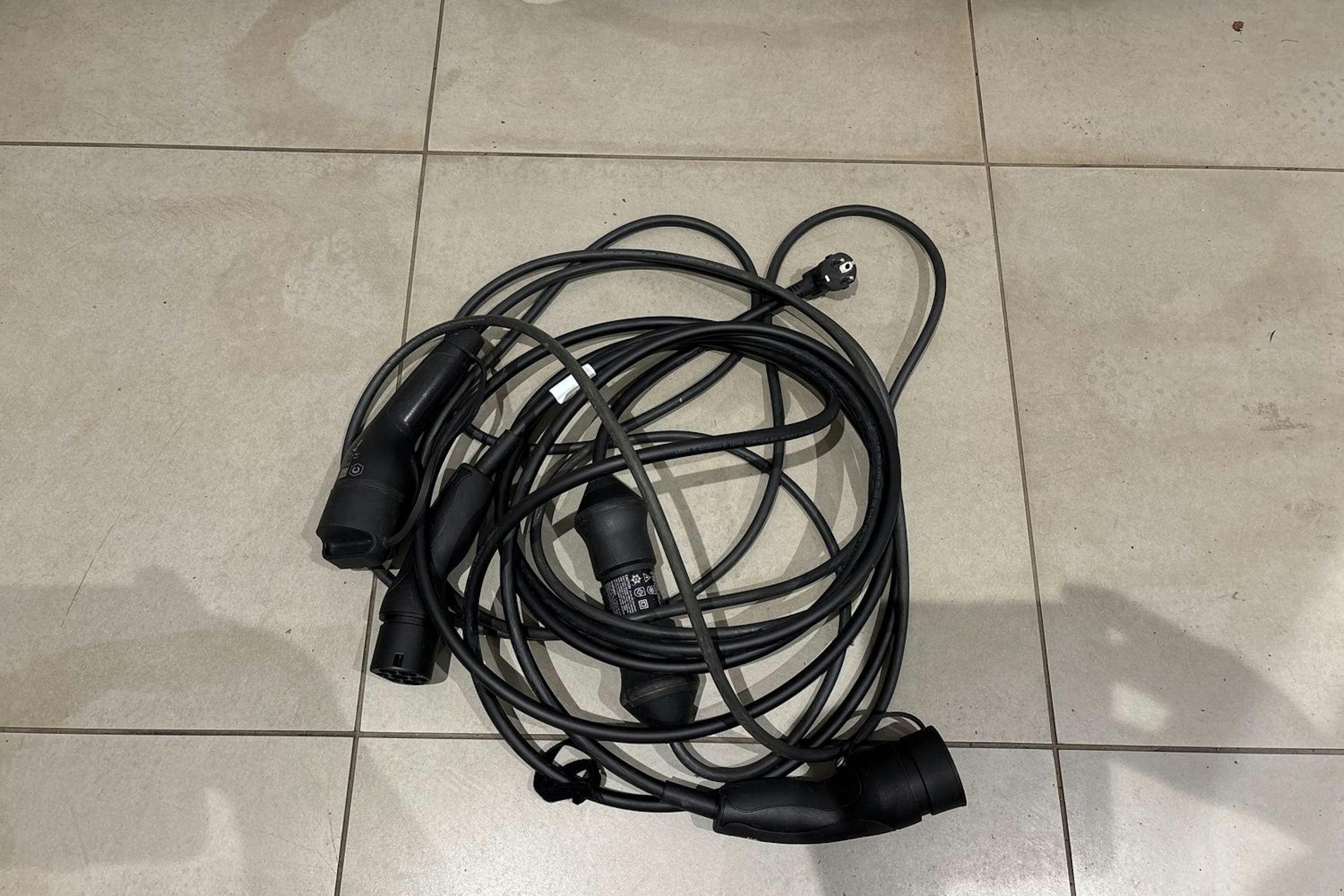 punainen Volvo XC60 2024 kuva 18.