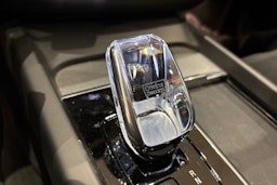 punainen Volvo XC60 2024 kuva 37.