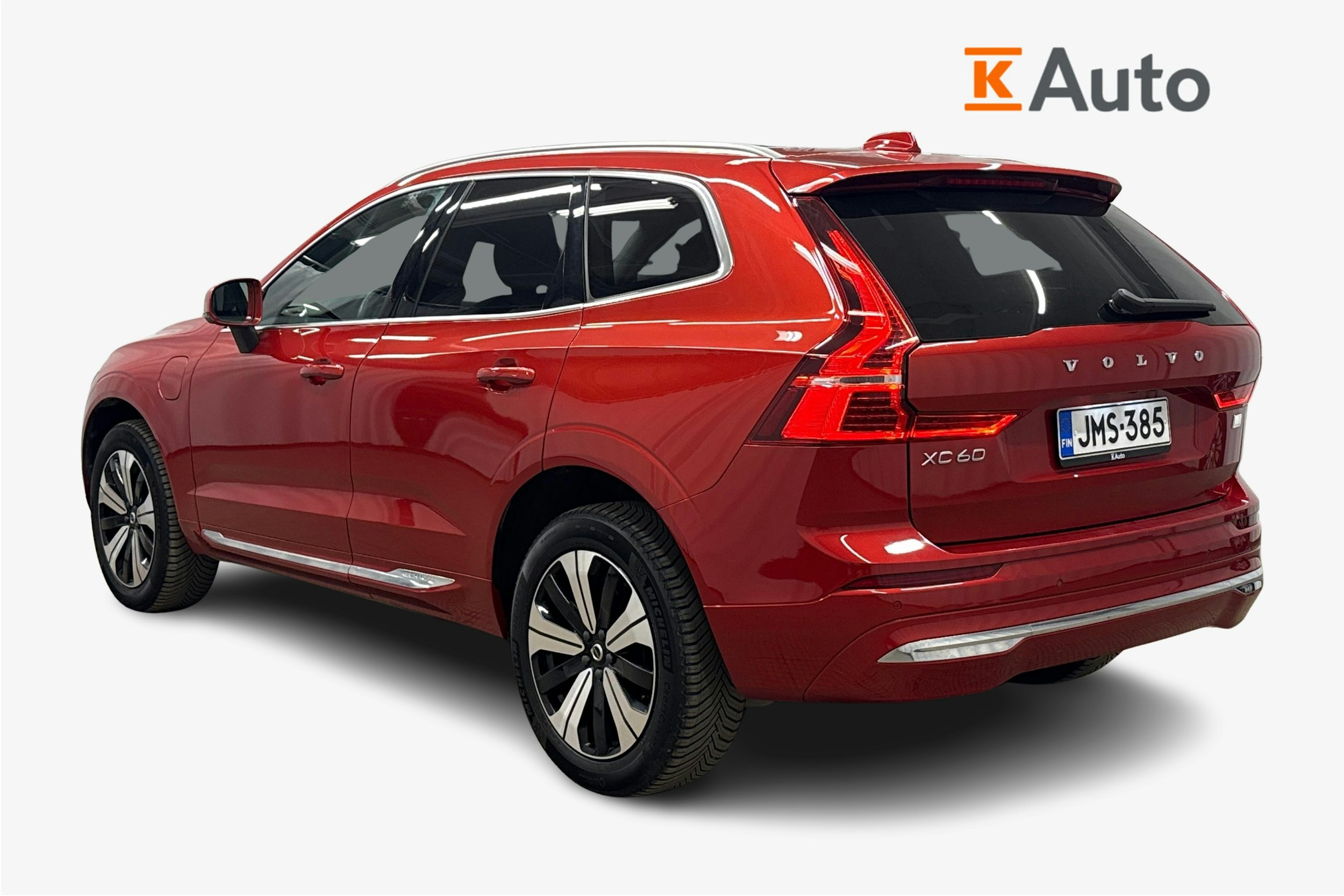 punainen Volvo XC60 2023 kuva 2.