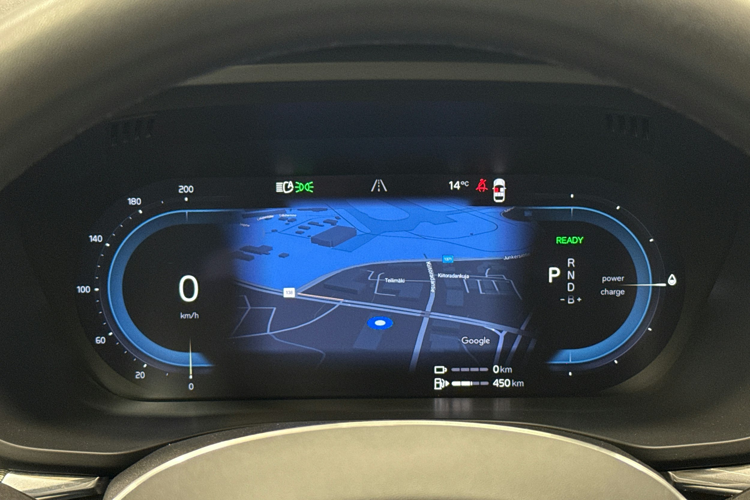 punainen Volvo XC60 2023 kuva 12.