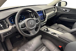 musta Volvo XC60 2023 kuva 6.