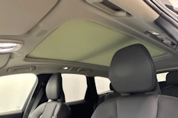 musta Volvo XC60 2023 kuva 29.