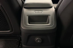 met. ruskea (beige) Volvo XC60 2023 kuva 16.