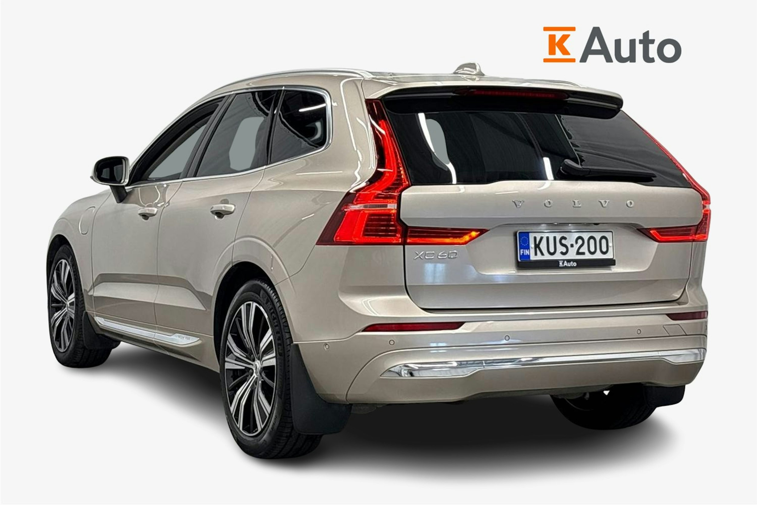 ruskea (beige) Volvo XC60 2023 kuva 2.