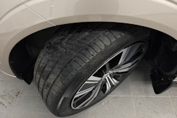ruskea (beige) Volvo XC60 2023 kuva 13.