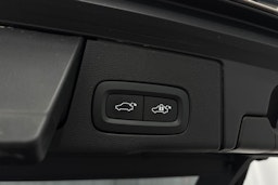 ruskea (beige) Volvo XC60 2023 kuva 17.