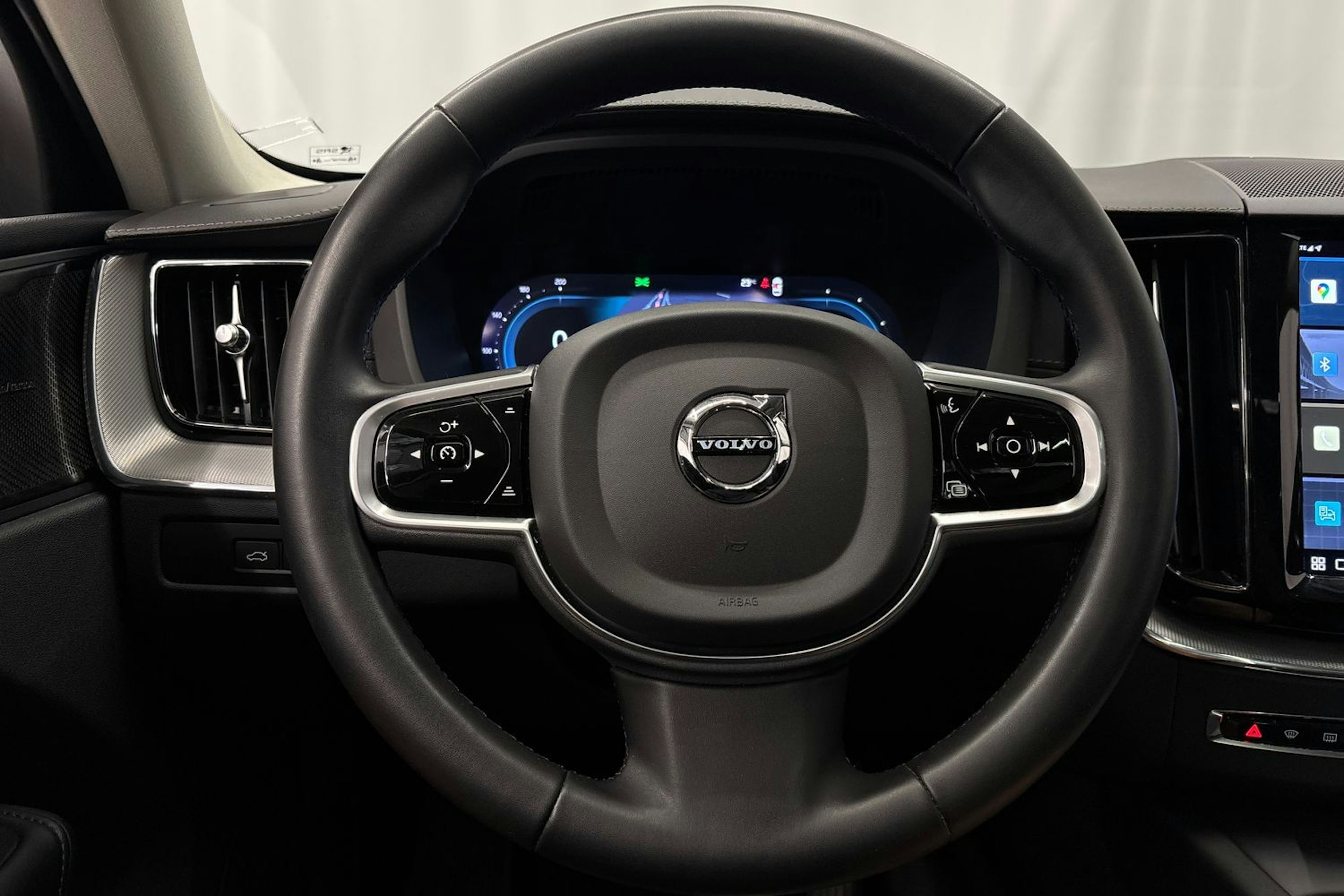 ruskea (beige) Volvo XC60 2023 kuva 21.