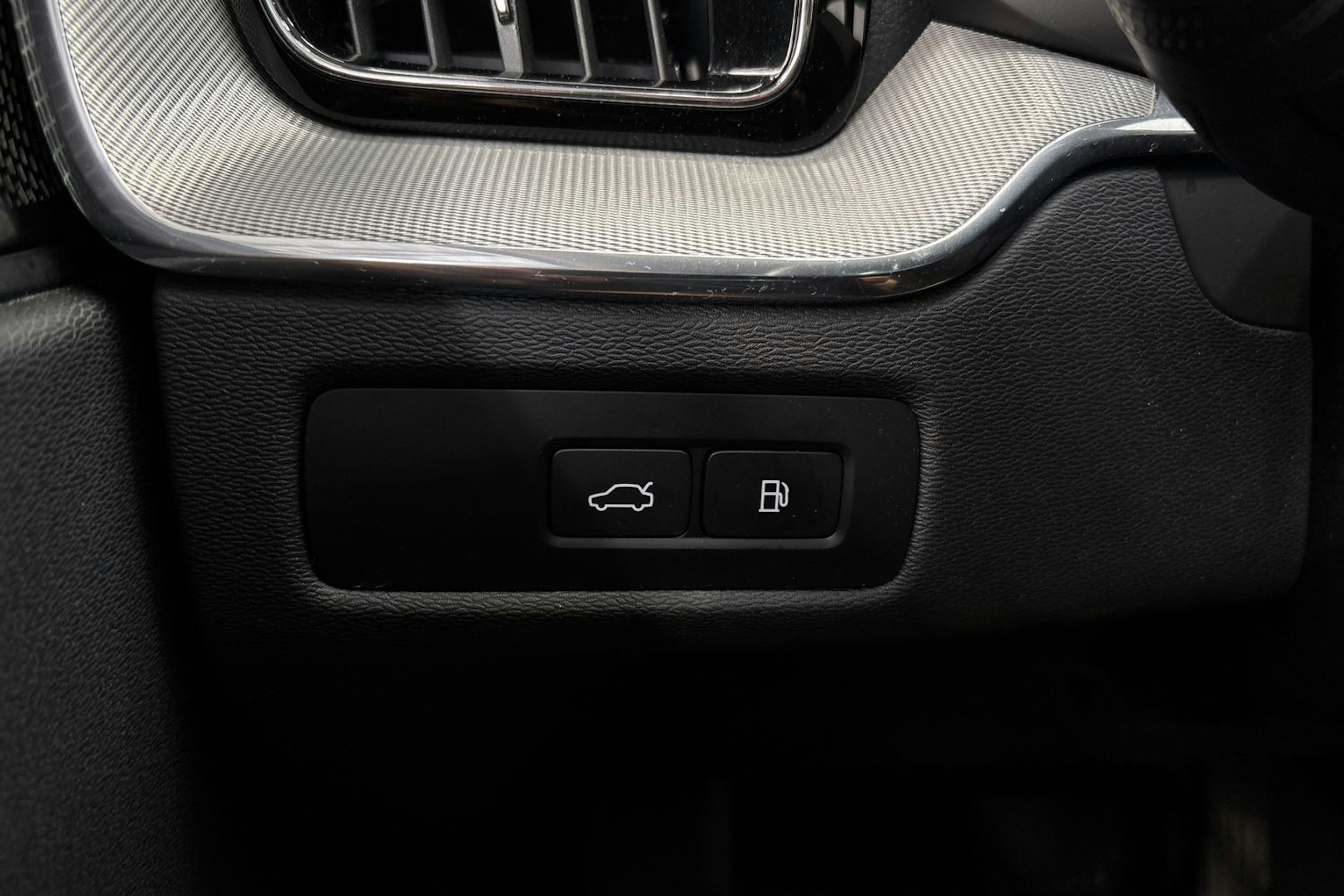ruskea (beige) Volvo XC60 2023 kuva 24.