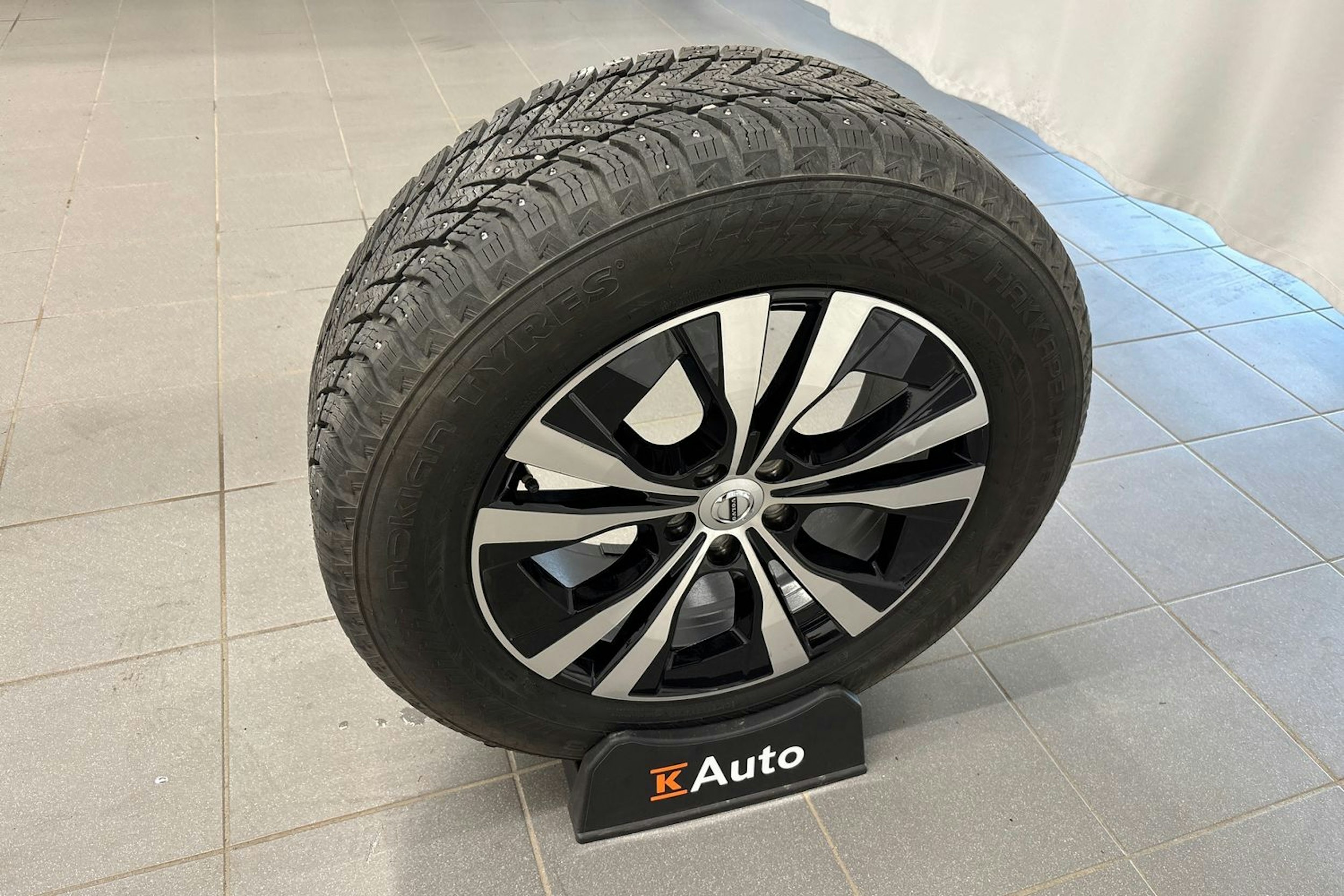 ruskea (beige) Volvo XC60 2023 kuva 34.