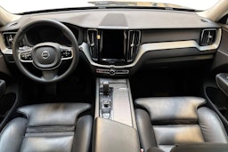 sininen Volvo XC60 2023 kuva 9.