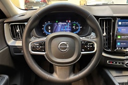 sininen Volvo XC60 2023 kuva 19.