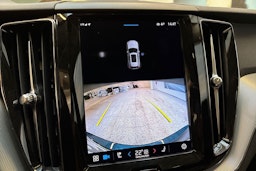 sininen Volvo XC60 2023 kuva 21.