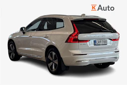 valkoinen Volvo XC60 2023 kuva 2.