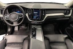 musta Volvo XC60 2023 kuva 7.