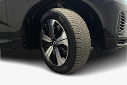 musta Volvo XC60 2023 kuva 9.