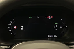 musta Volvo XC60 2023 kuva 13.