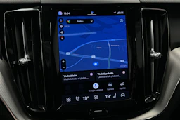 musta Volvo XC60 2023 kuva 17.