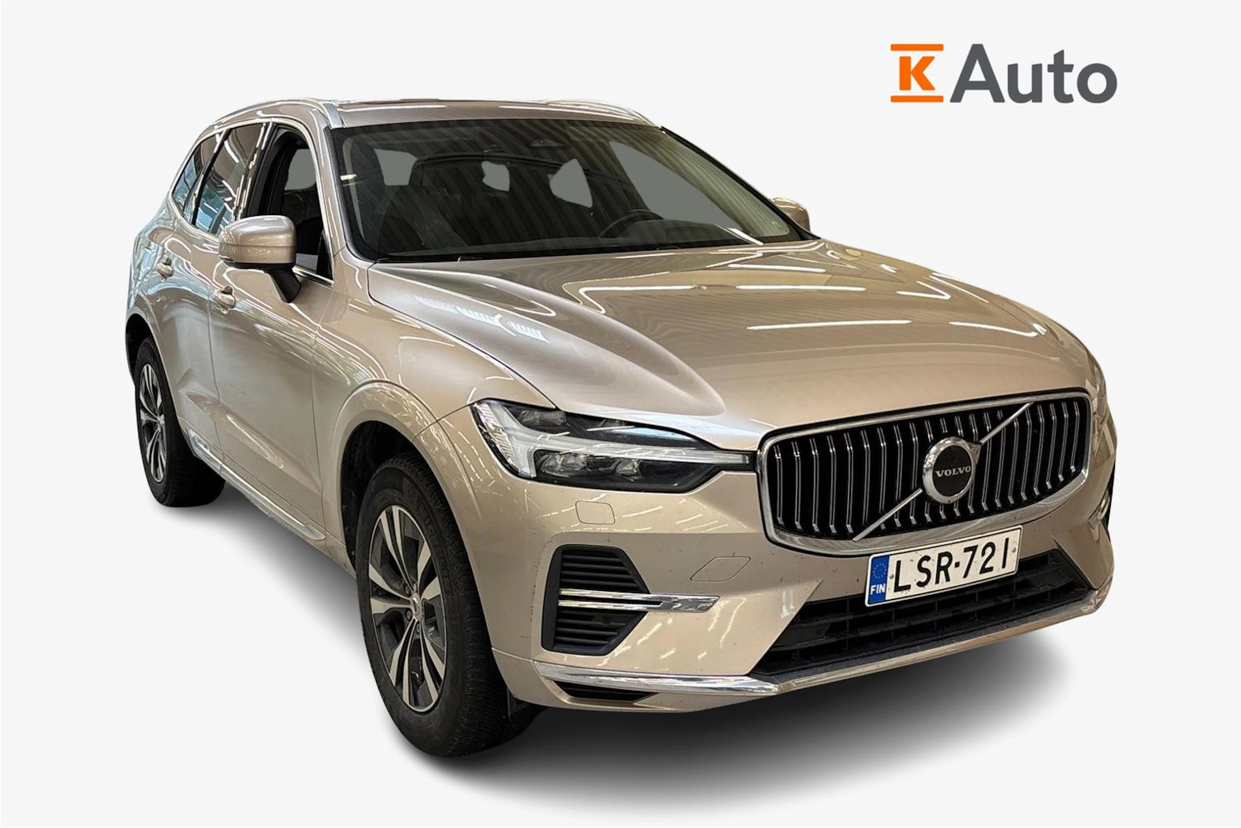 Harmaa Volvo XC60 2023 kuva 1.