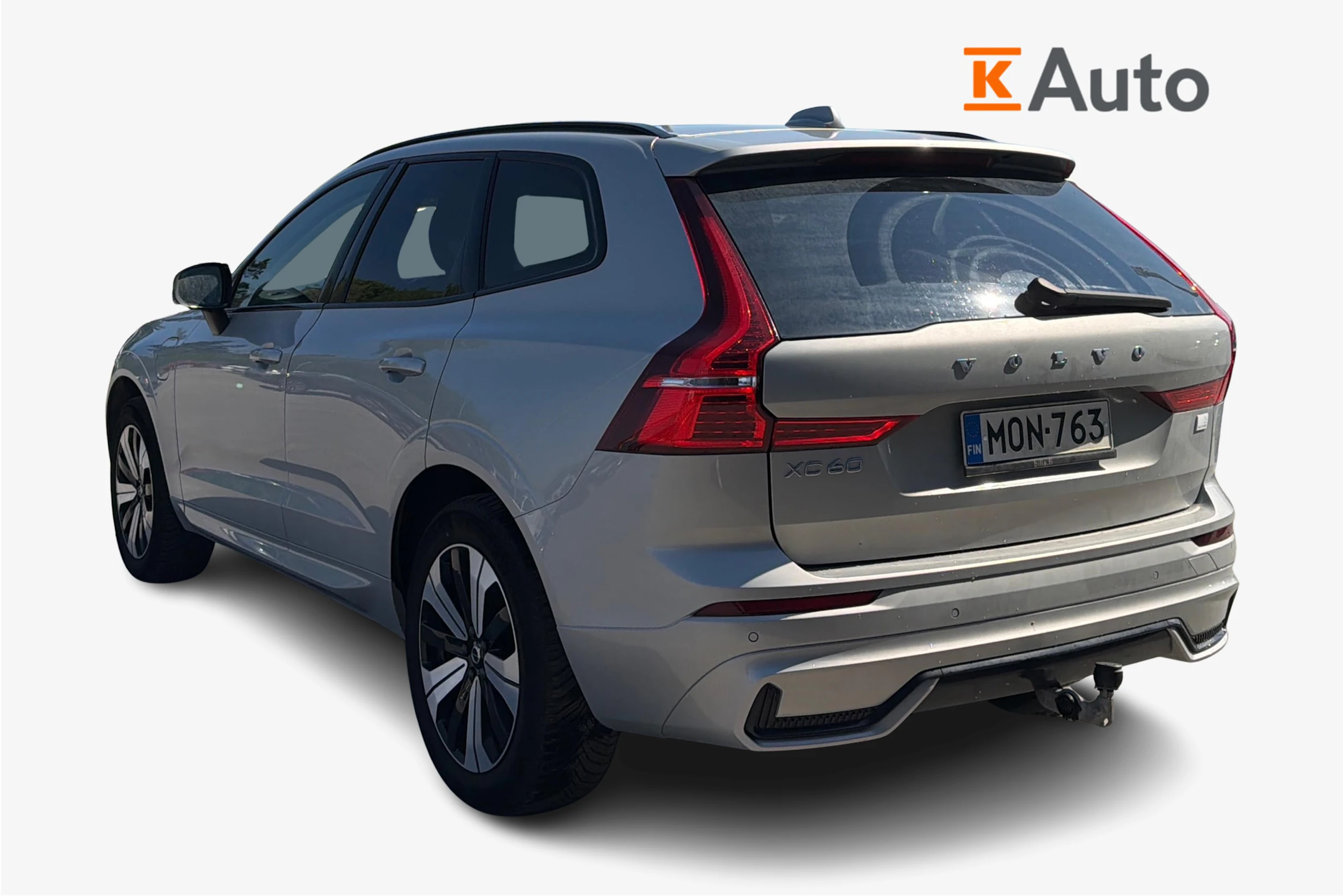 harmaa Volvo XC60 2023 kuva 2.
