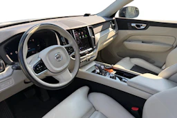 harmaa Volvo XC60 2023 kuva 3.