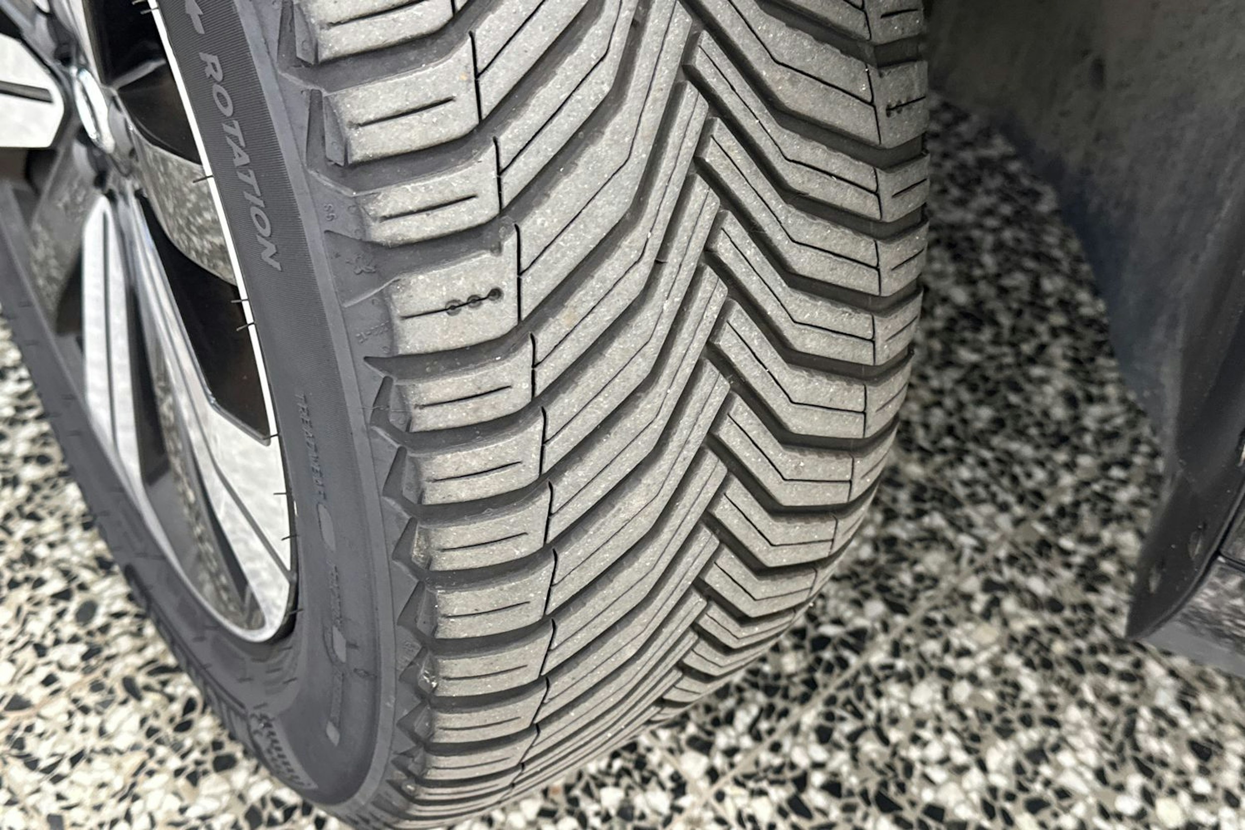 musta Volvo XC60 2023 kuva 36.