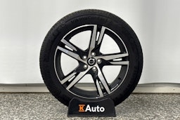 musta Volvo XC60 2023 kuva 37.