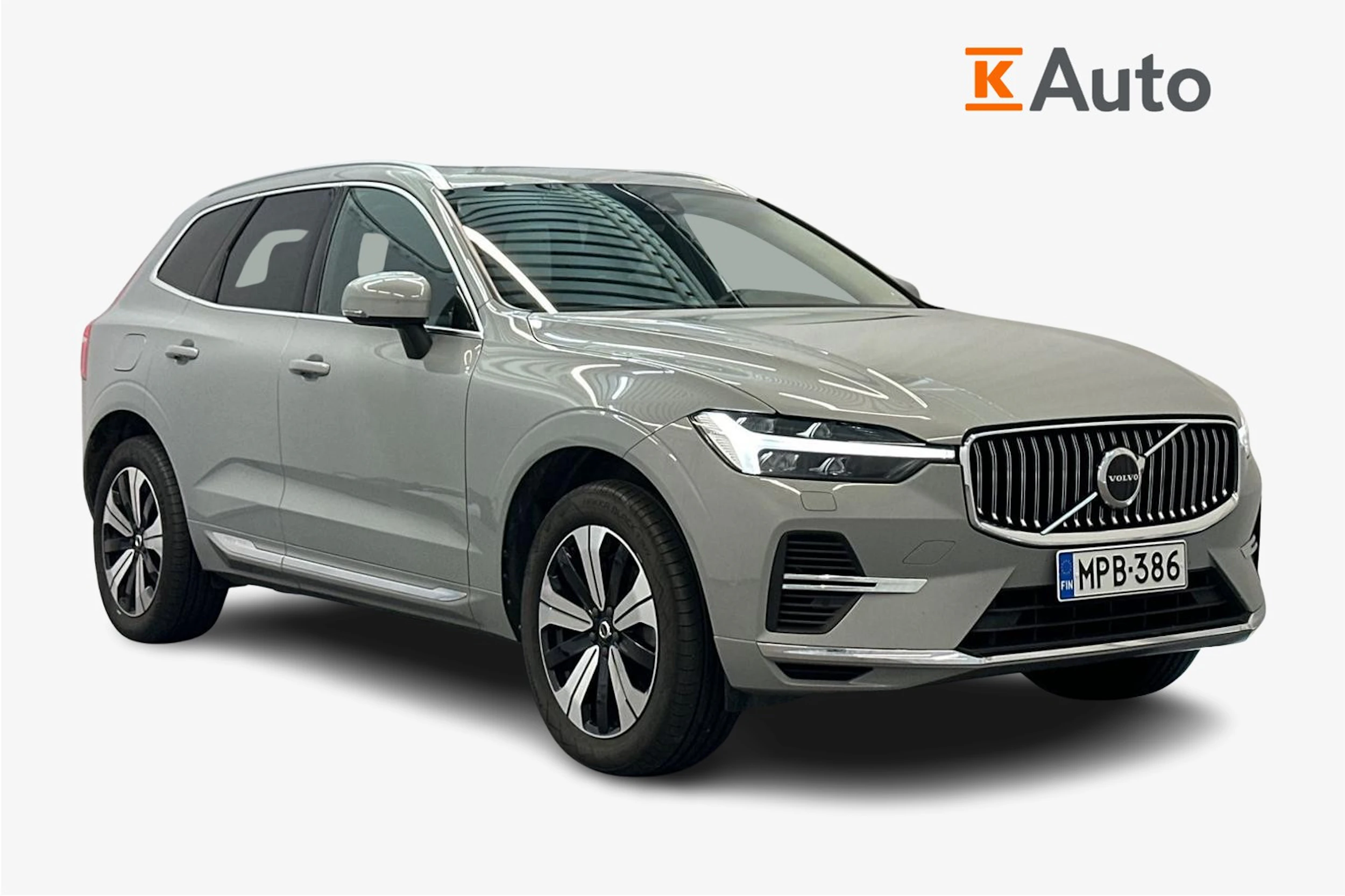 Harmaa Volvo XC60 2024 kuva 1.
