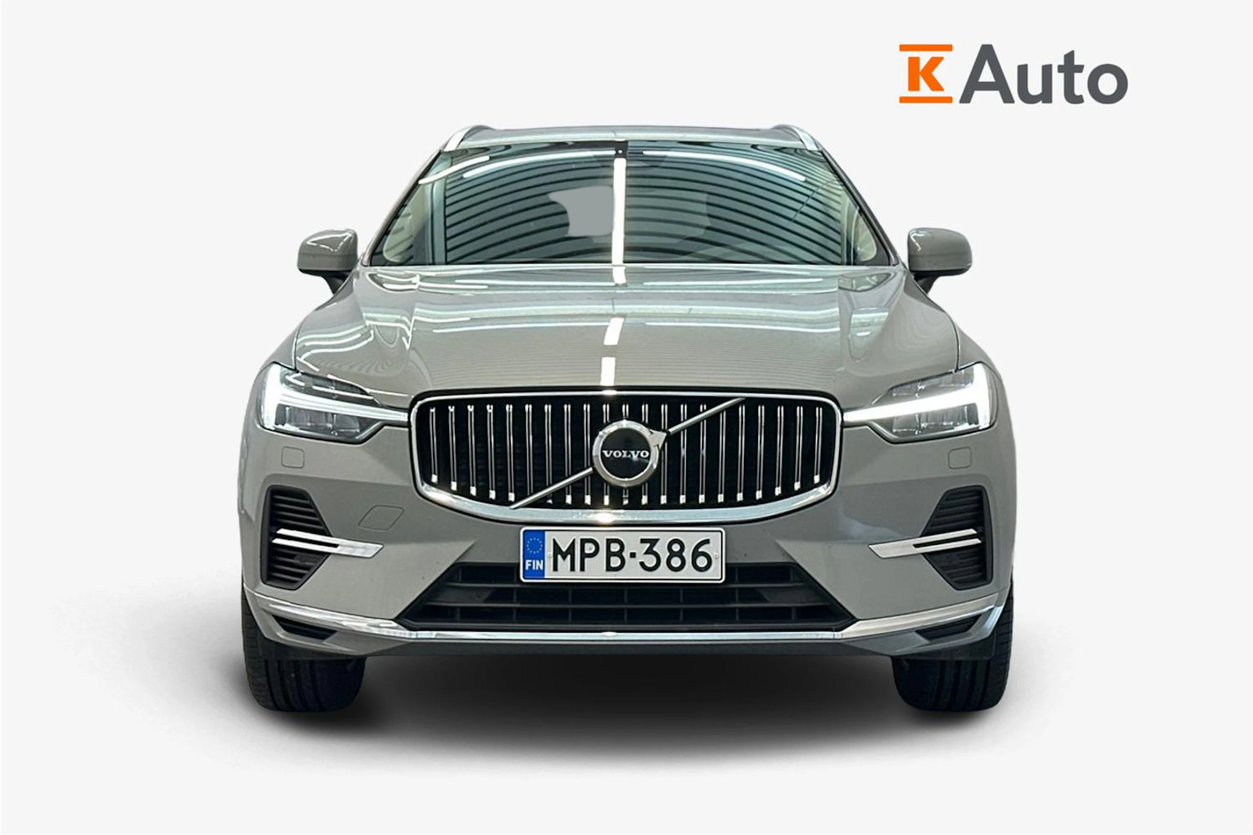 Harmaa Volvo XC60 2024 kuva 4.