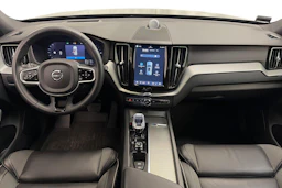 musta Volvo XC60 2023 kuva 7.