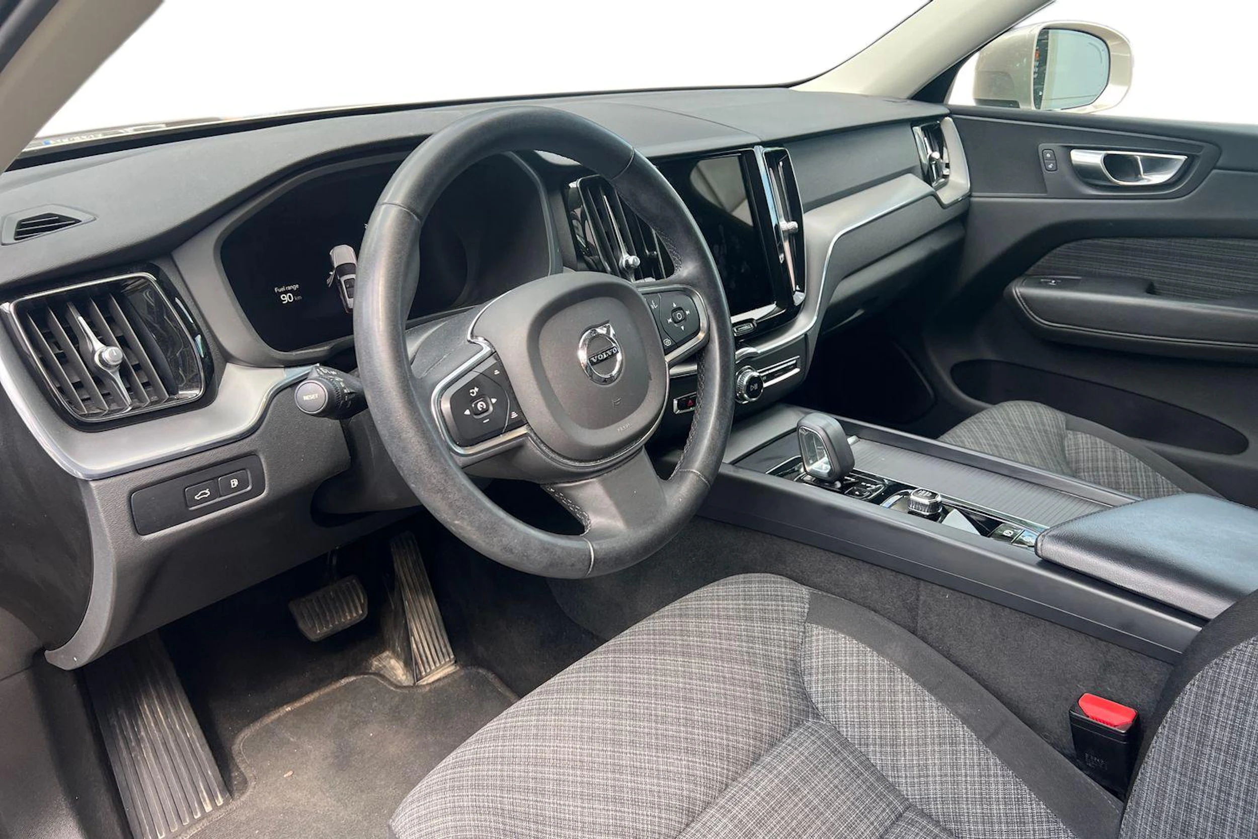 ruskea (beige) Volvo XC60 2023 kuva 3.