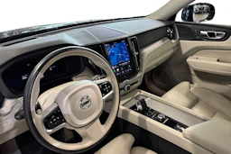 met. musta Volvo XC60 2023 kuva 8.