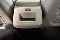 met. musta Volvo XC60 2023 kuva 20.